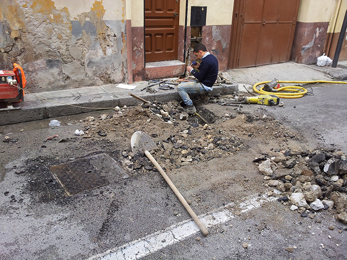 Riparazione perdita acqua via San Lorenzo